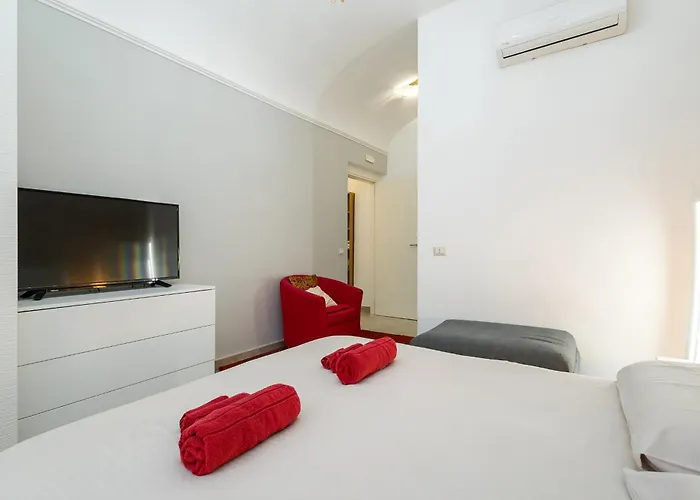 Apartment Domus Enea - Colosseo Termini Rom