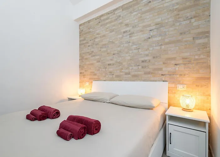 Apartment Domus Enea - Colosseo Termini Rom