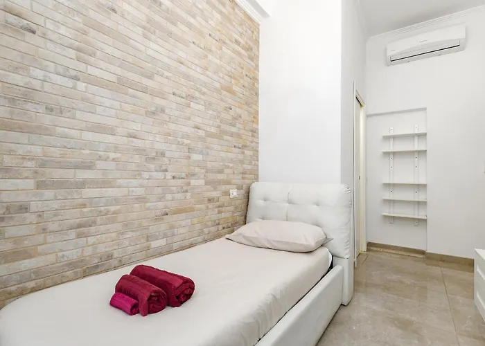 Apartment Domus Enea - Colosseo Termini Rom