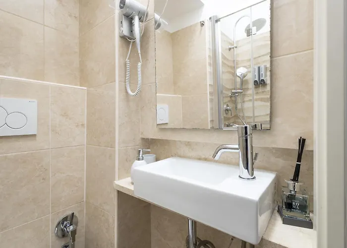 Apartment Domus Enea - Colosseo Termini