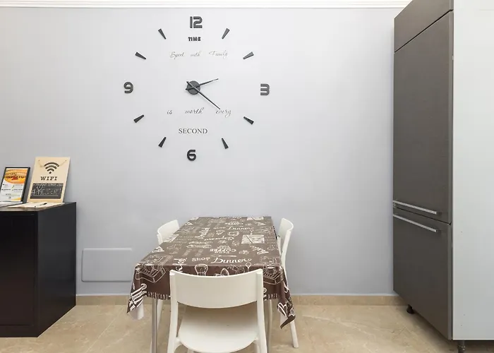 Domus Enea - Colosseo Termini Apartment